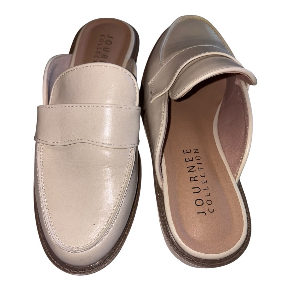 🥿 JOURNEE COLLECTION Cream Slip-On Loafer Mules – Size 8 🥿